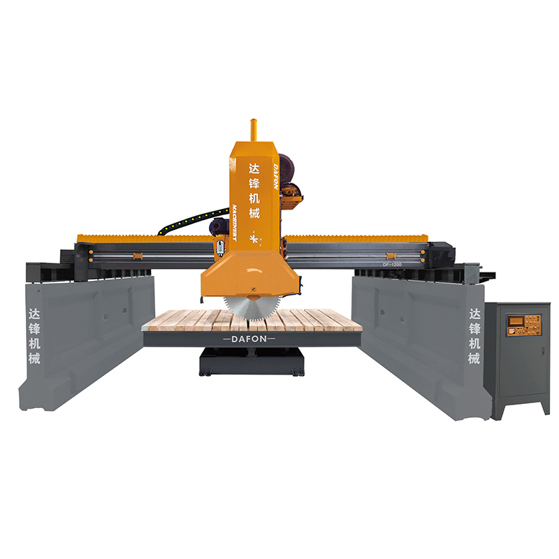 Мостовой среднераспиловочный станок